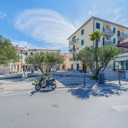 La Fontana Sul Lungomare Di Campo Apartment *